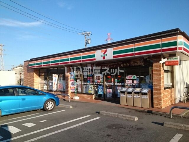 コンビニ　セブンイレブン 新城川田店（コンビニ）まで1000m