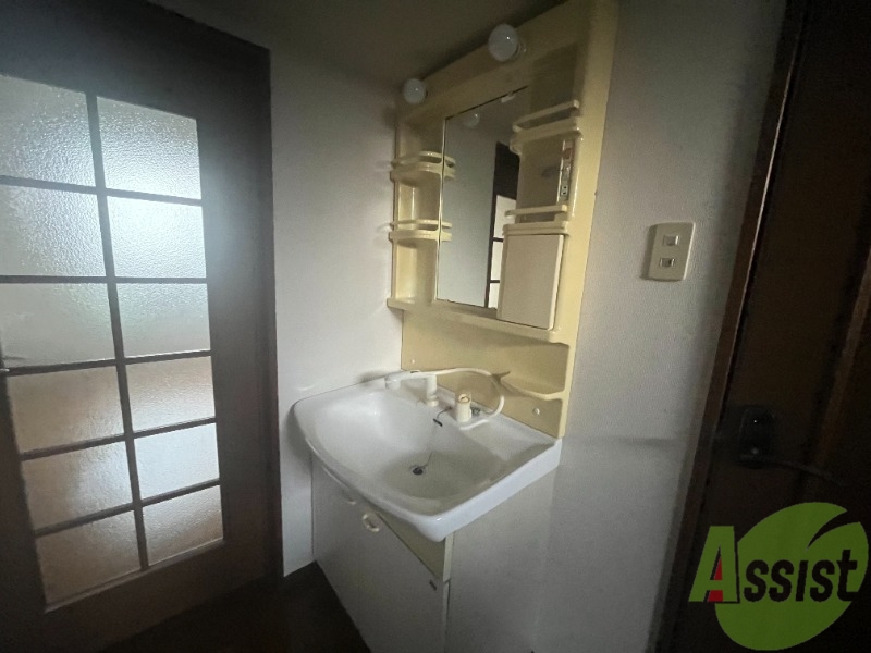 洗面設備　独立洗面台もあります。朝の身支度もバッチりですね。