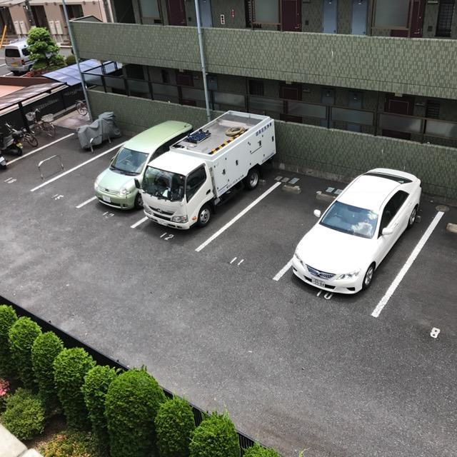 駐車場　駐車場