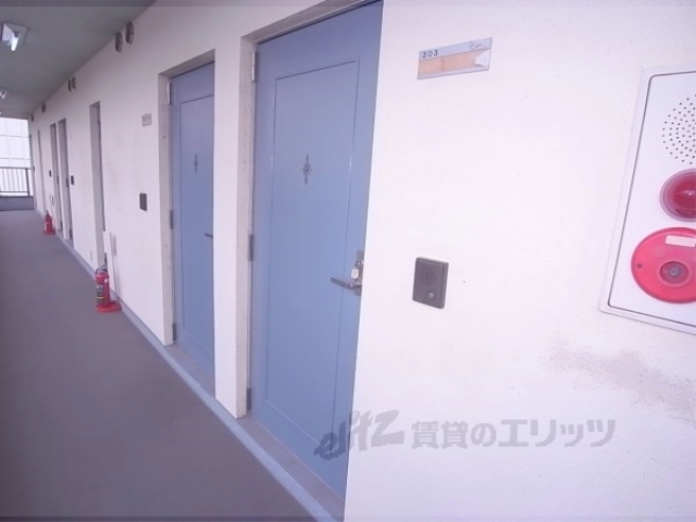 玄関　玄関前も明るいです