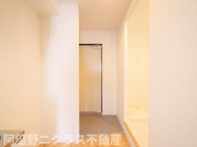 玄関　内装は別部屋の参考写真です。