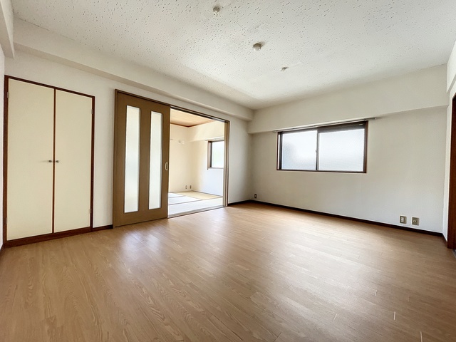 居室・リビング　前回募集時の写真です。