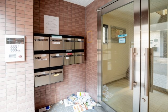 エントランス　建物の内部です