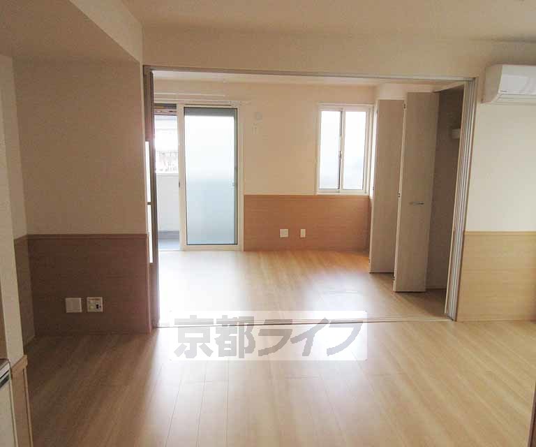 居室・リビング　明るいお部屋です