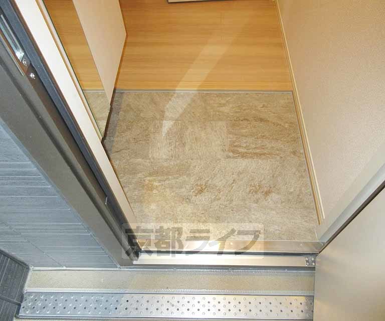 玄関　段差も少なめ