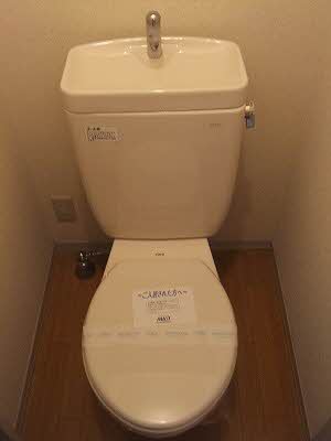 トイレ　別号室の写真です