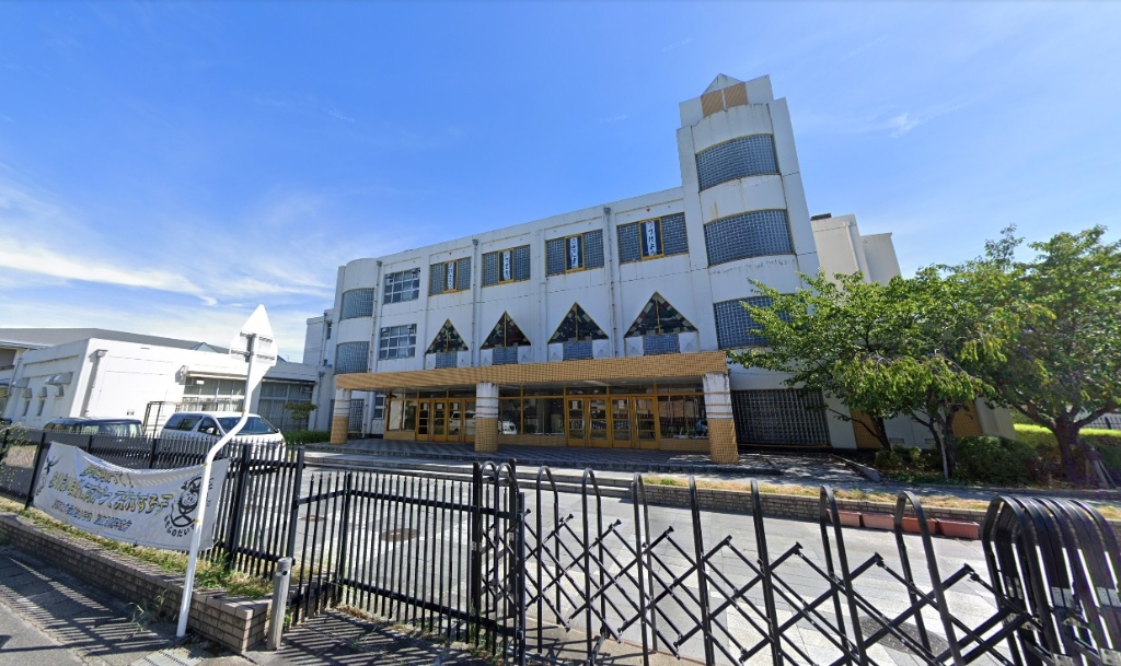 幼稚園・保育園　京都市 公設民営児童館 久我の杜児童館（幼稚園・保育園）まで560m