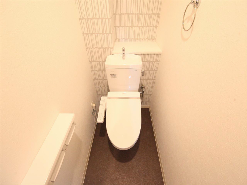 トイレ　温水洗浄暖房便座付トイレ