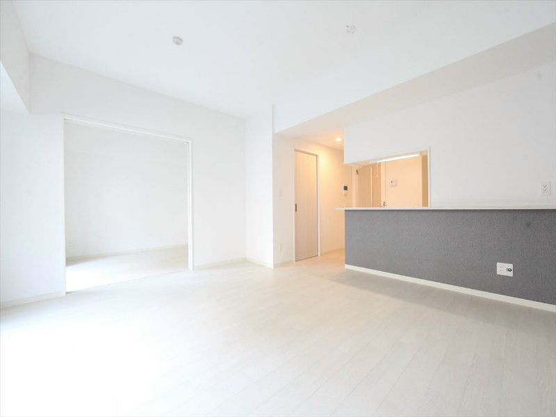 居室・リビング　ＬＤＫ16.31帖　洋室6.48帖　つなげて使用出来ます