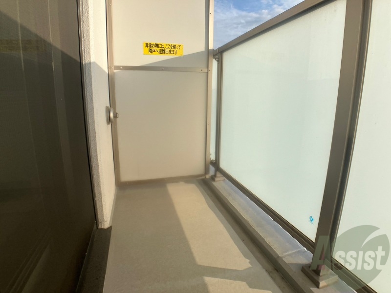 バルコニー　バルコニーが広くプチガーデニングも出来そうですね～。