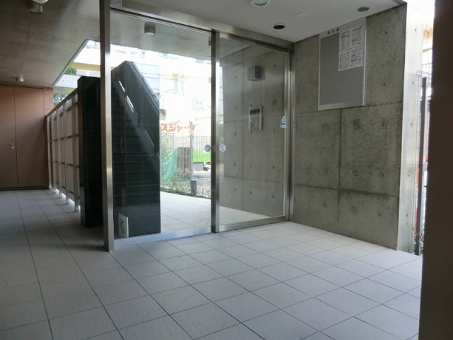 セキュリティ　オートロック完備