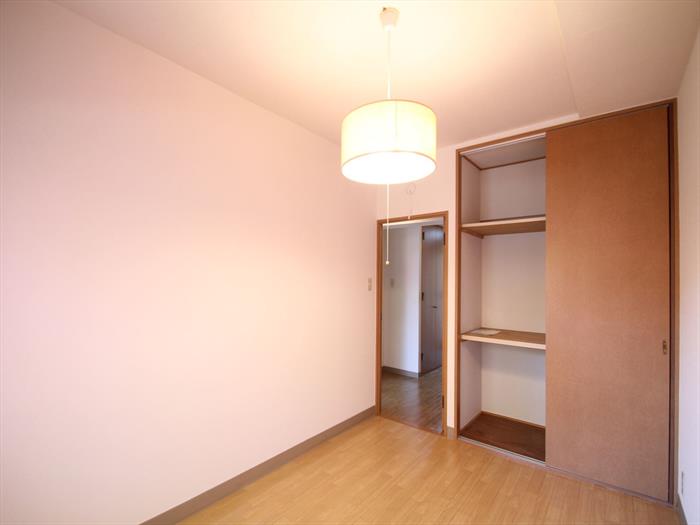 収納　洋室　押し入れタイプ