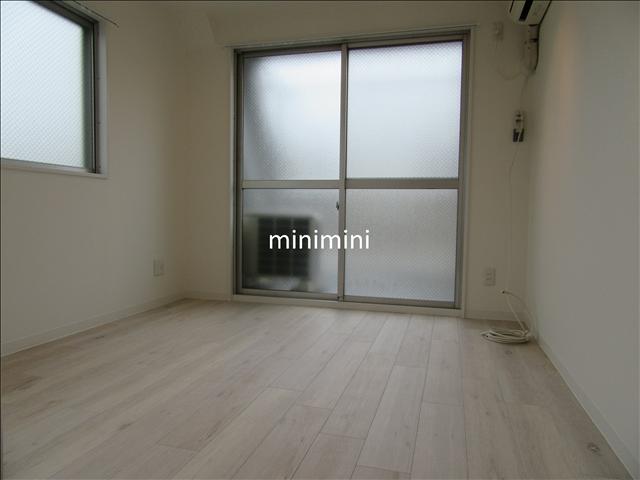 居室・リビング　リニューアルのきれいなお部屋