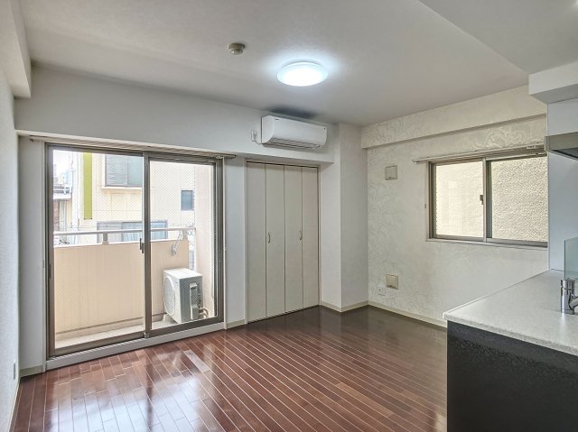 居室・リビング　別号室写真