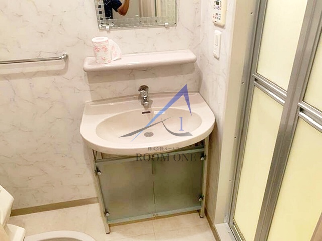 洗面設備　洗面台です。