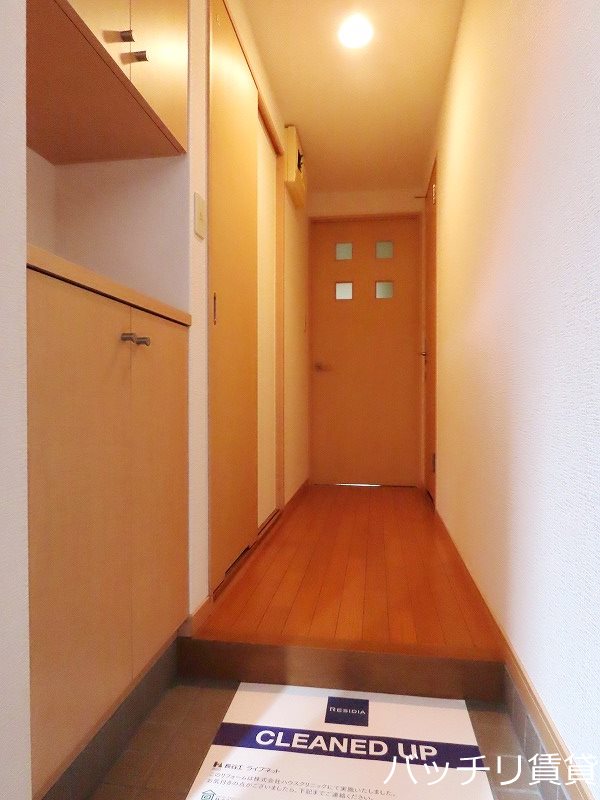 玄関　※写真は同型タイプの為現状を優先いたします