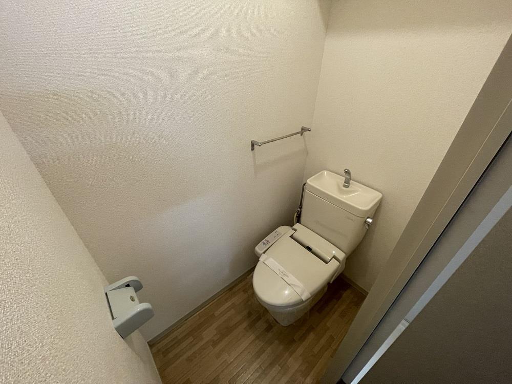 トイレ　温水洗浄暖房便座