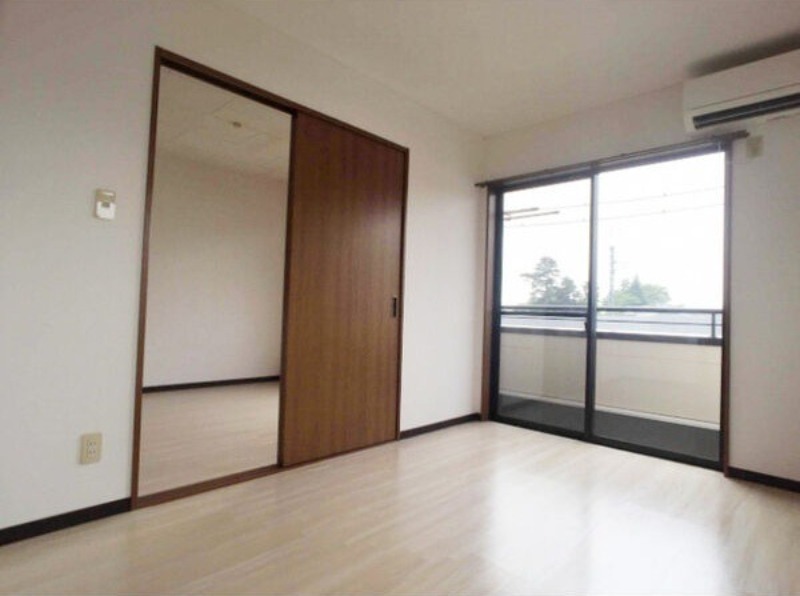 居室・リビング　図面と現状に相違がある場合には現状を優先