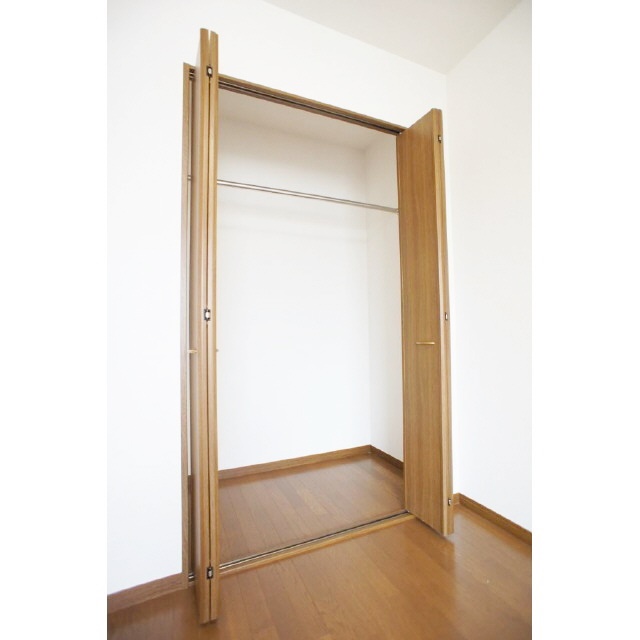 収納　ポール付きで使い勝手の良いクローゼット♪