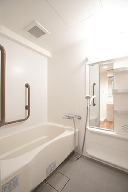 バス・シャワールーム　※写真は同タイプ住戸です。
