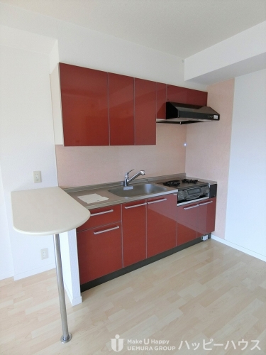 キッチン　同物件の同じ間取りのお写真です。現況優先でお願いします。