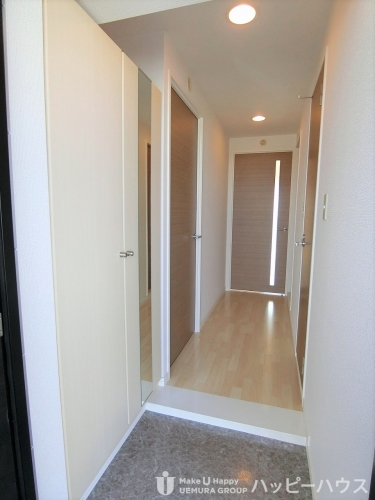 玄関　同物件の同じ間取りのお写真です。現況優先でお願いします。