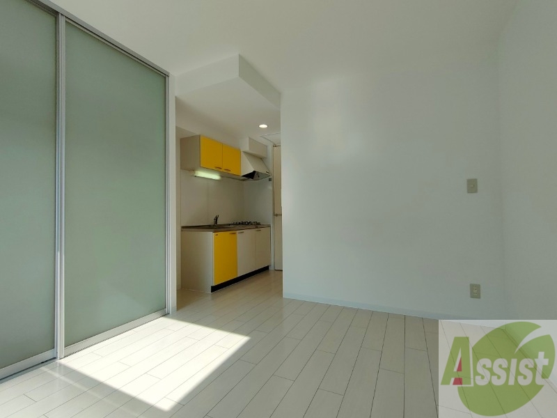 その他部屋・スペース　フローリングと壁のカラーが明るい雰囲気ですね！