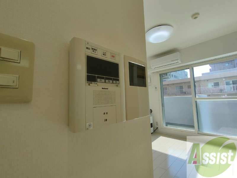 セキュリティ　ＴＶモニター付インターホンです。来客者の顔が見えるので安心！