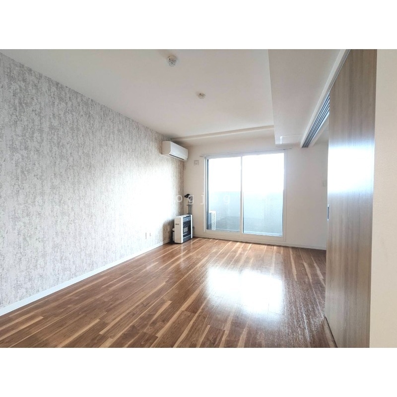 居室・リビング　リビングが９．４帖、キッチンが２帖と広めの作りです。