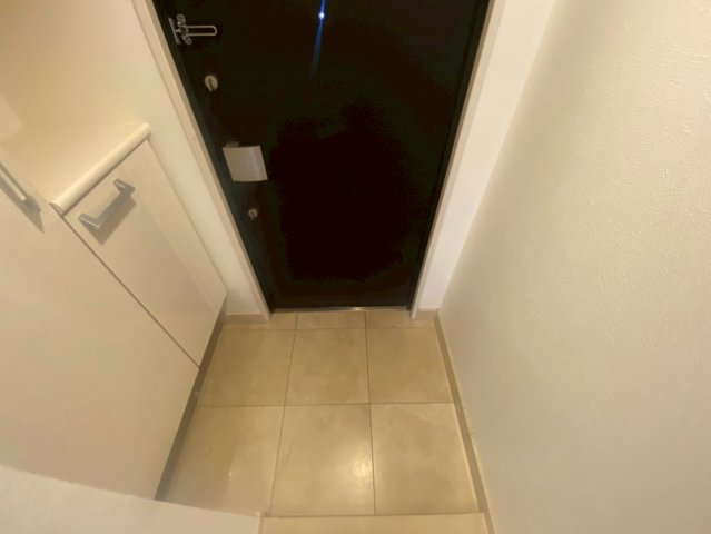 玄関　ラドーニ清水