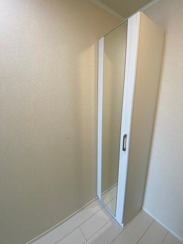 玄関　※同施工会社の参考写真となります。