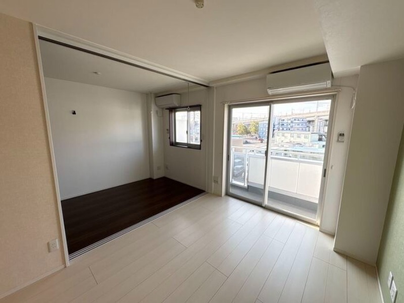 居室・リビング　図面と現状に相違がある場合には現状を優先