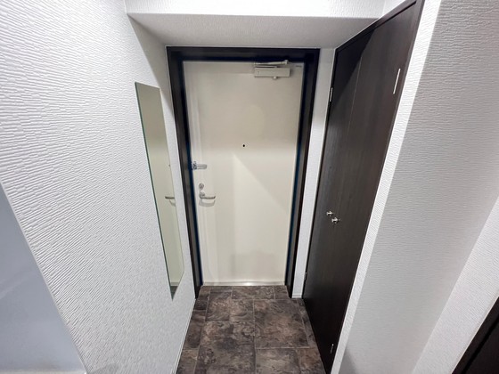 玄関　※別部屋の写真です