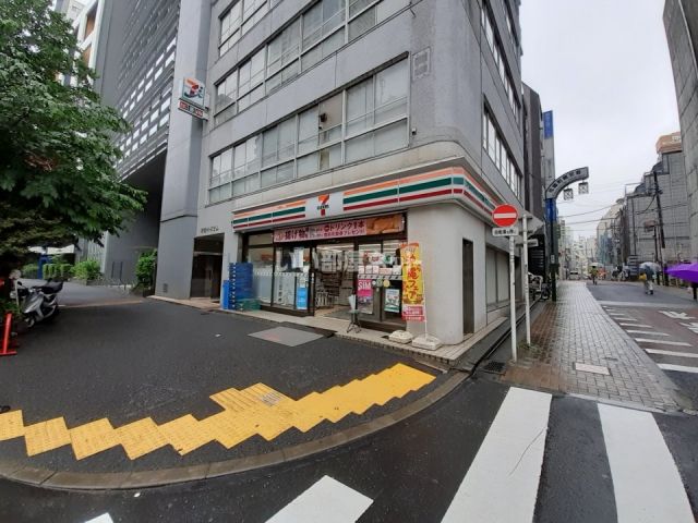 コンビニ　セブンイレブン新宿一丁目店（コンビニ）まで154m