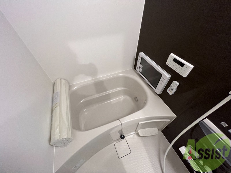 バス・シャワールーム　追い焚き機能が付いているのでいつでも温かいお風呂に入れますよ