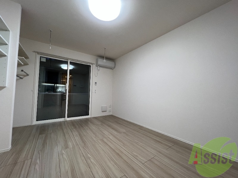 その他部屋・スペース　ベッドを置いても十分なスペースが確保できそうです。