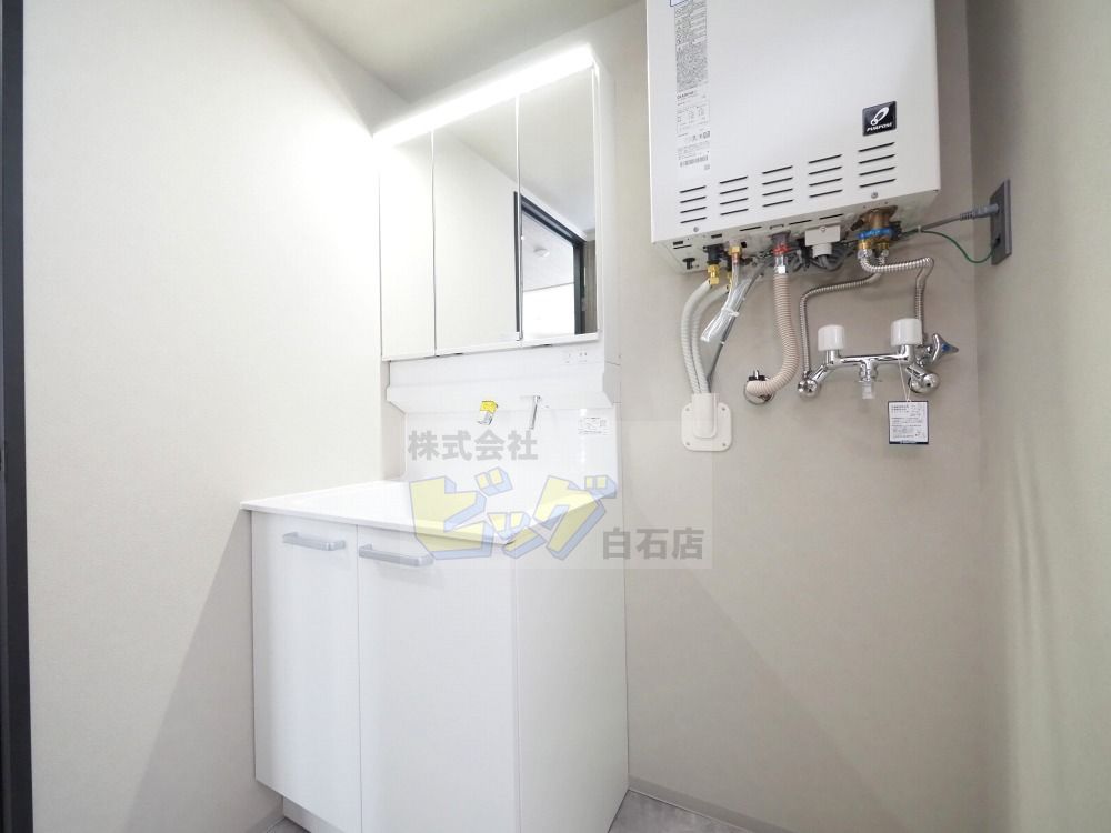 洗面設備　人気の設備シャンプードレッサーを完備しています♪