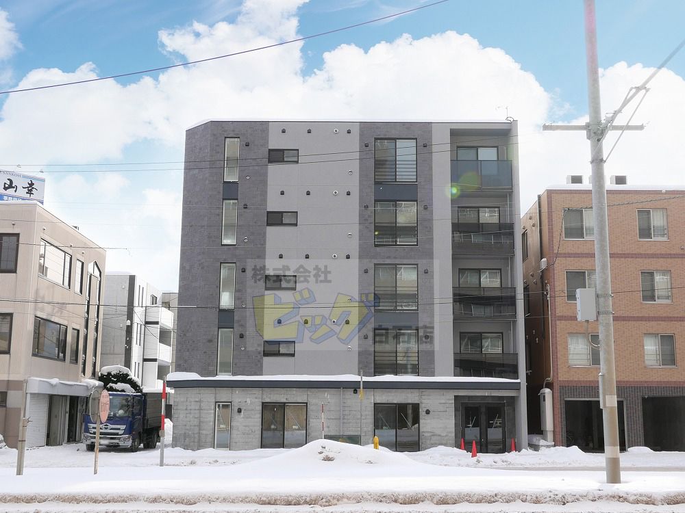 建物外観　地下鉄駅徒歩１分の好立地マンションです♪