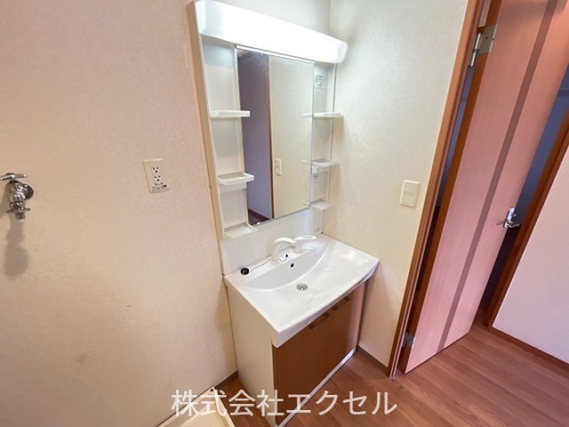 洗面設備　独立洗面台です。