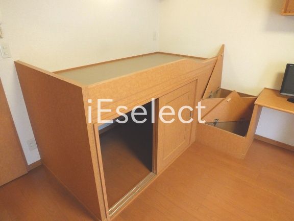 収納　ベッド下は収納です