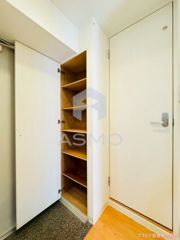 玄関　同マンション別部屋　参考写真