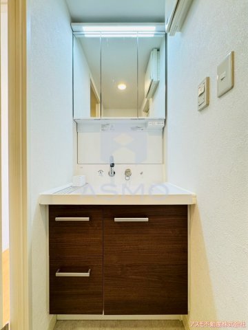 洗面設備　同マンション別部屋　参考写真