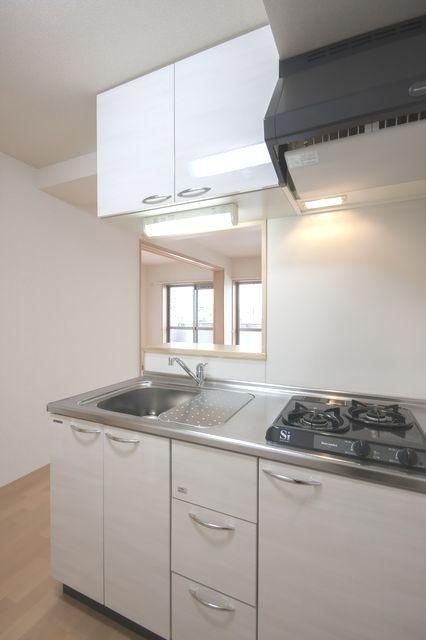 キッチン　★買い物便利な立地！閑静な住宅地！設備・収納充実★