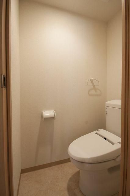 トイレ　★買い物便利な立地！閑静な住宅地！設備・収納充実★