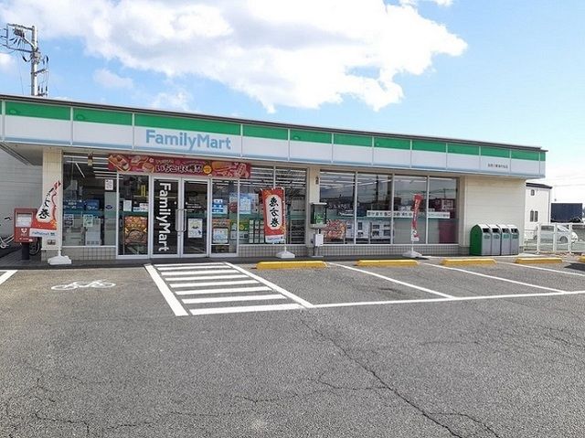 コンビニ　ファミリーマート加茂川東海店（コンビニ）まで600m