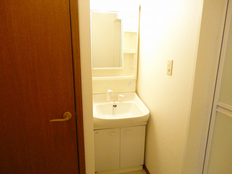 洗面設備　シャワー付き洗面台