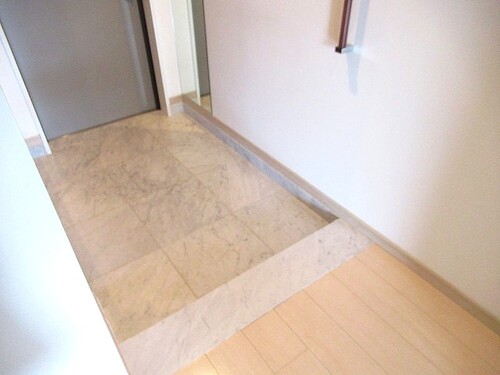 玄関　玄関収納※前回募集時の写真２０２１年１月撮影