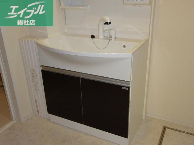 洗面設備　シャワー付洗面台