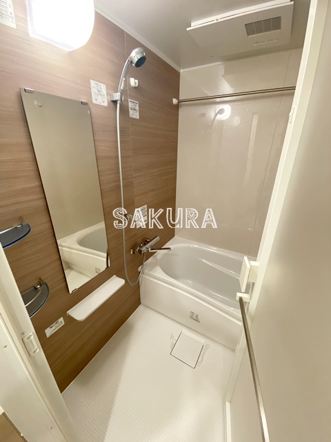 バス・シャワールーム　雨の日でも安心の浴室乾燥機付きです♪