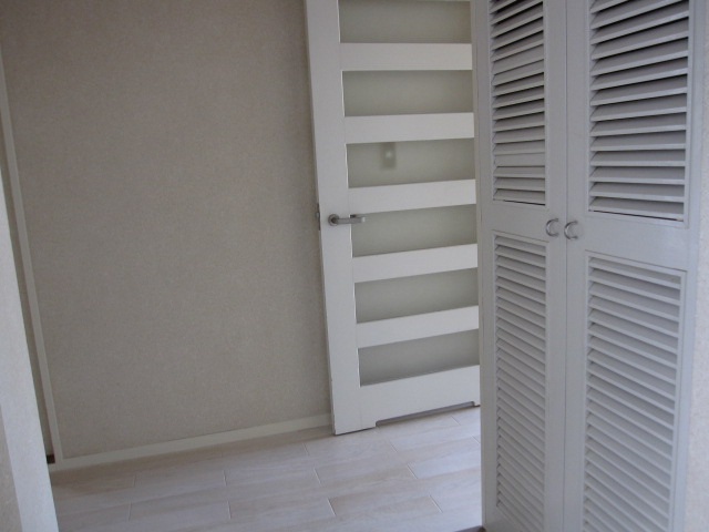 玄関　玄関収納あり